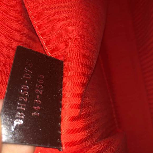 SOLD‼️…5️⃣5️⃣0️⃣ (OP) Fendi 2jours - Picture 8 of 13